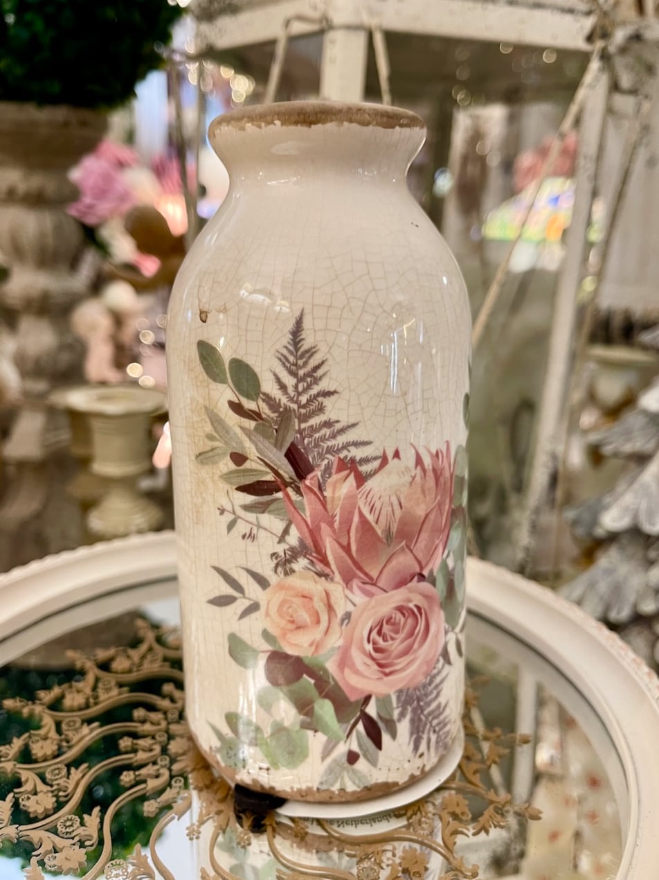 Soliflore décoratif en terre cuite blanc cassé avec motif floral rose et feuillage, accessoire de décoration romantique shabby chic pour ambiance poétique et maison de charme