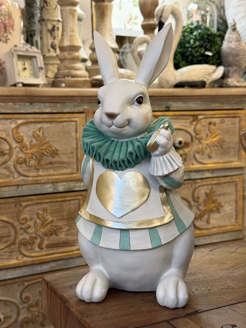 Statuette décorative lapin Alice blanc vert et doré, figurine shabby chic et féérique inspirée des contes, décoration poétique de charme 33 cm