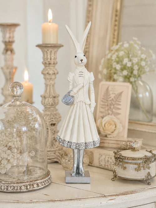 Statuette décorative Marquise Lapin blanche et argentée, personnage élégant en robe ancienne, style shabby chic romantique pour une décoration féérique sur console ou buffet